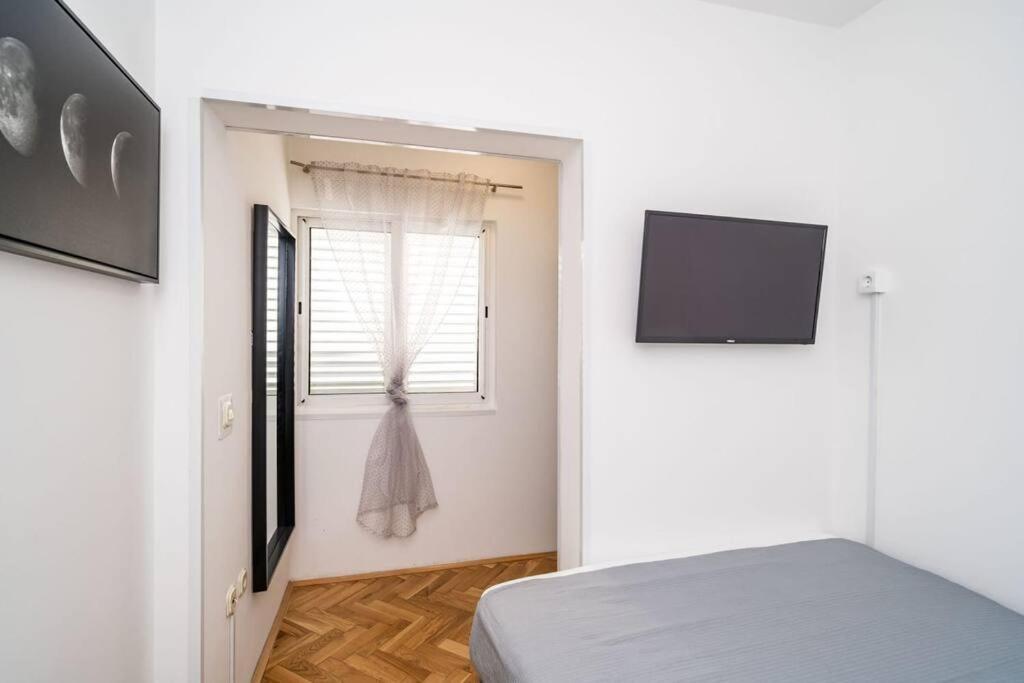 Apartman Knego With Parking Dubrovnik Bagian luar foto