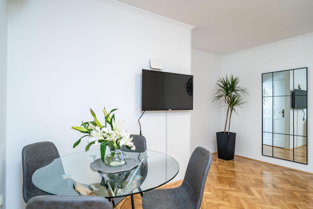 Apartman Knego With Parking Dubrovnik Bagian luar foto