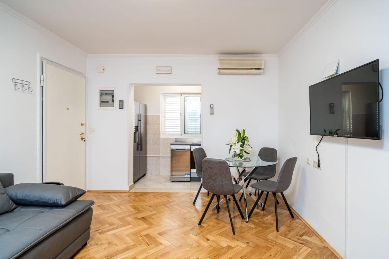 Apartman Knego With Parking Dubrovnik Bagian luar foto