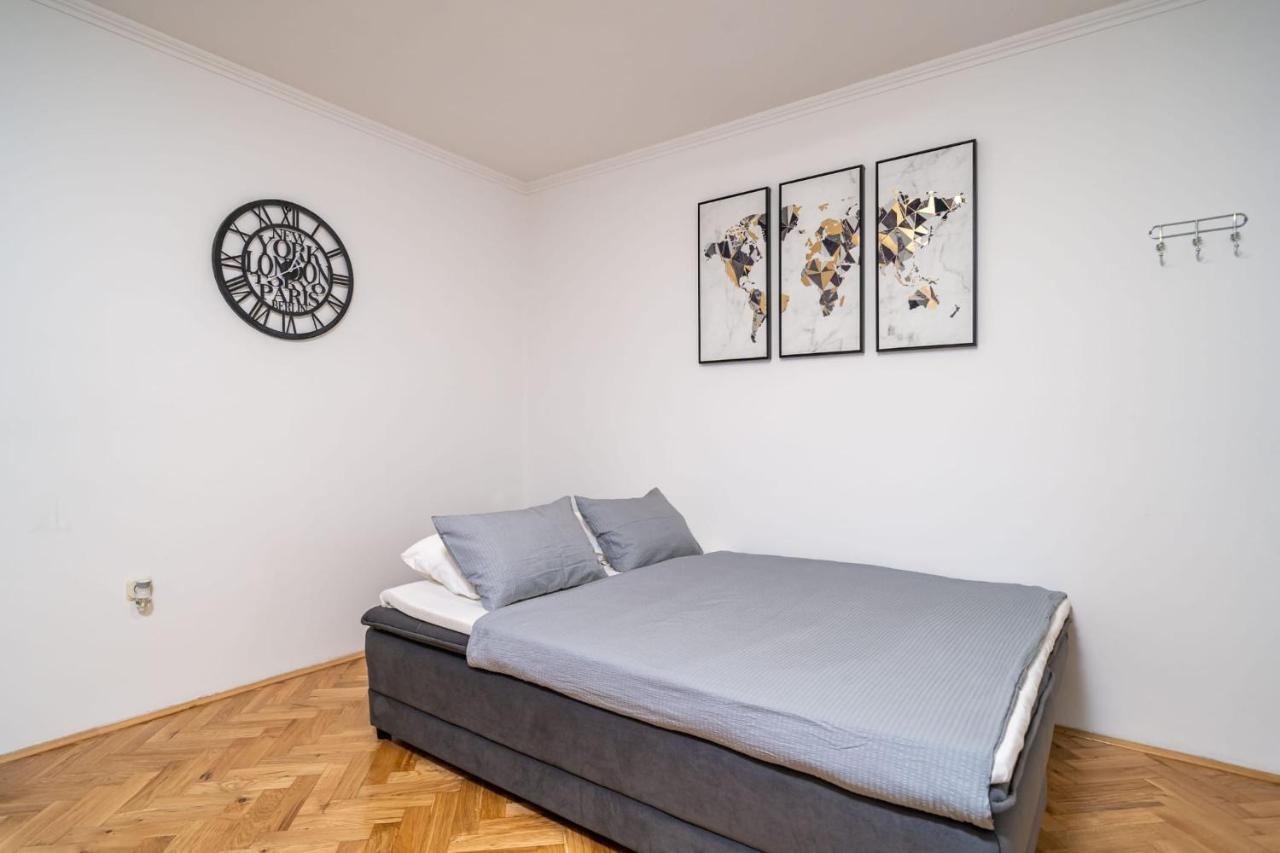 Apartman Knego With Parking Dubrovnik Bagian luar foto