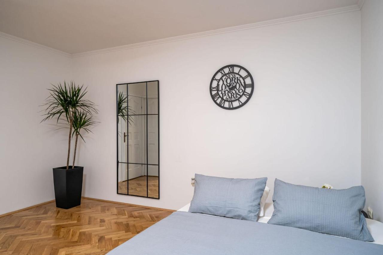 Apartman Knego With Parking Dubrovnik Bagian luar foto