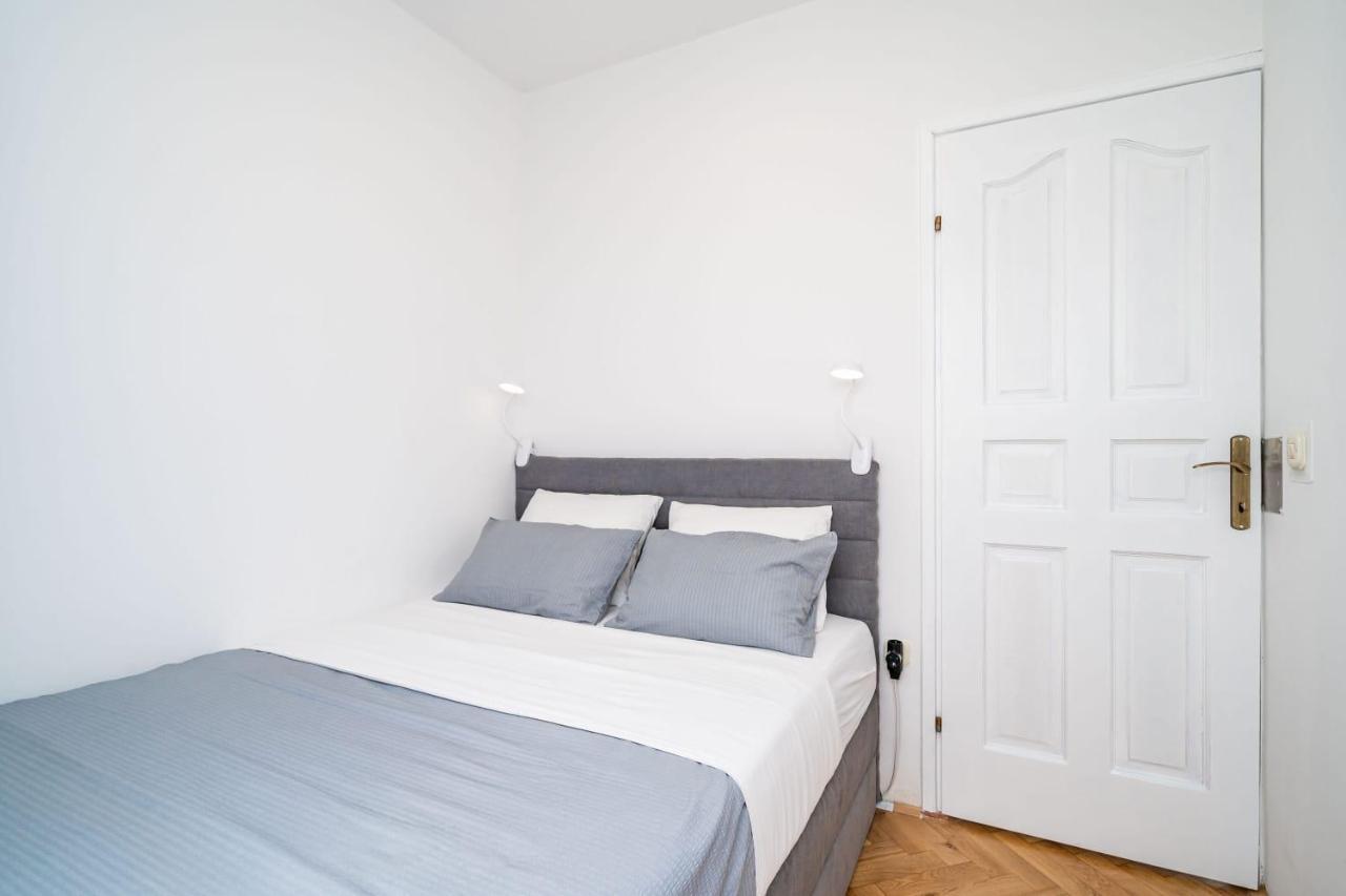 Apartman Knego With Parking Dubrovnik Bagian luar foto