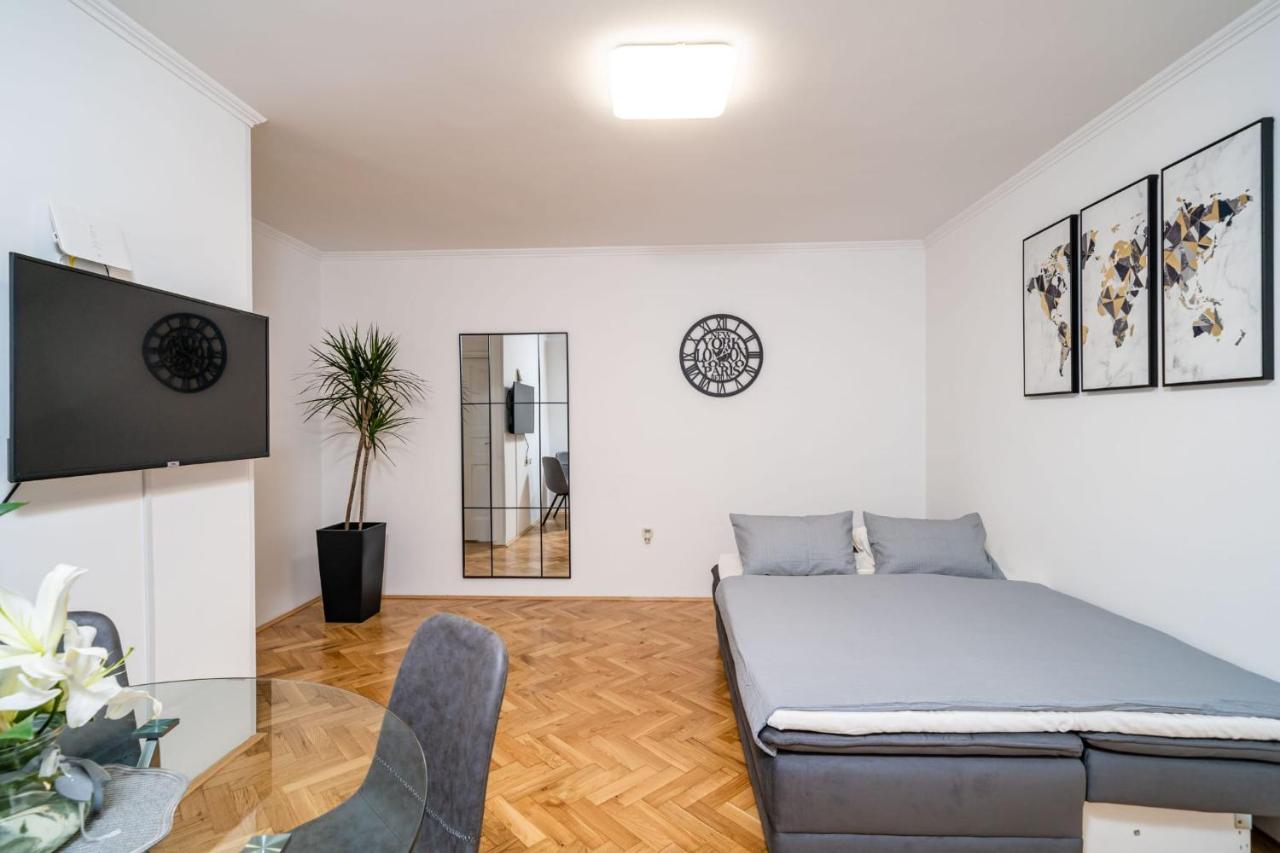 Apartman Knego With Parking Dubrovnik Bagian luar foto