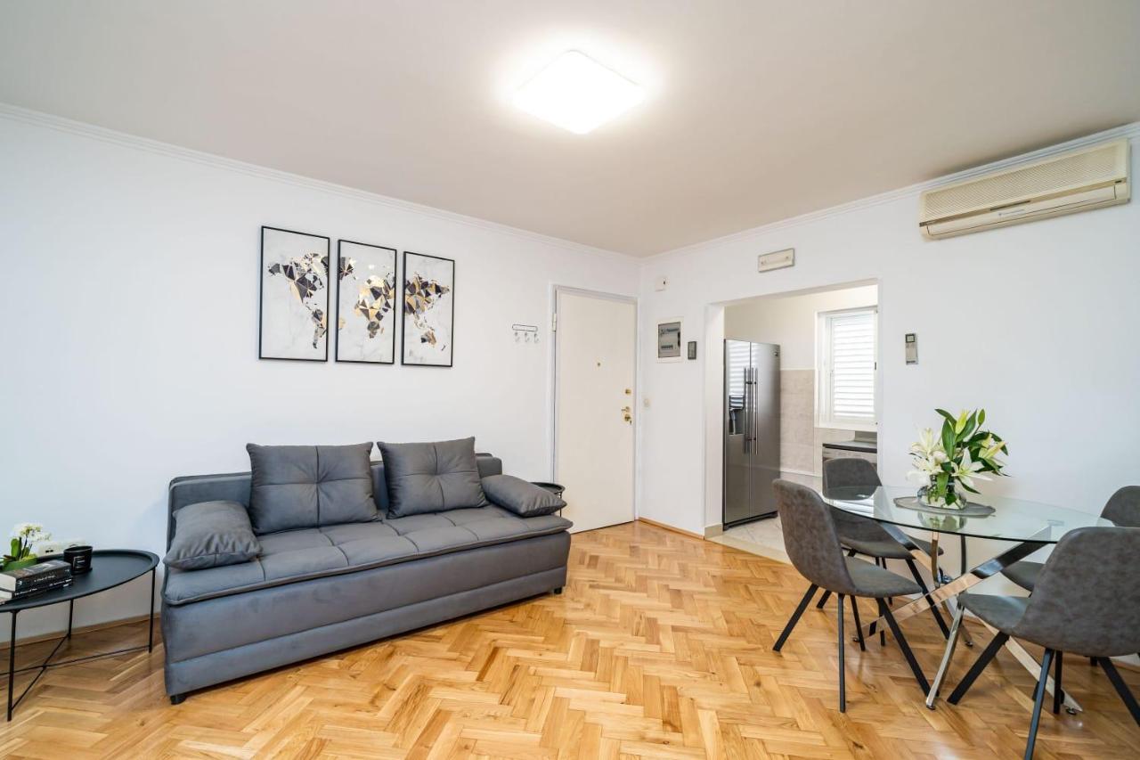 Apartman Knego With Parking Dubrovnik Bagian luar foto